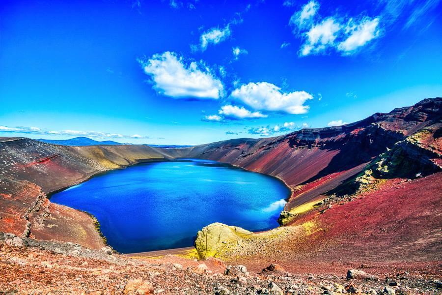 Horské jezero Ljótipollur